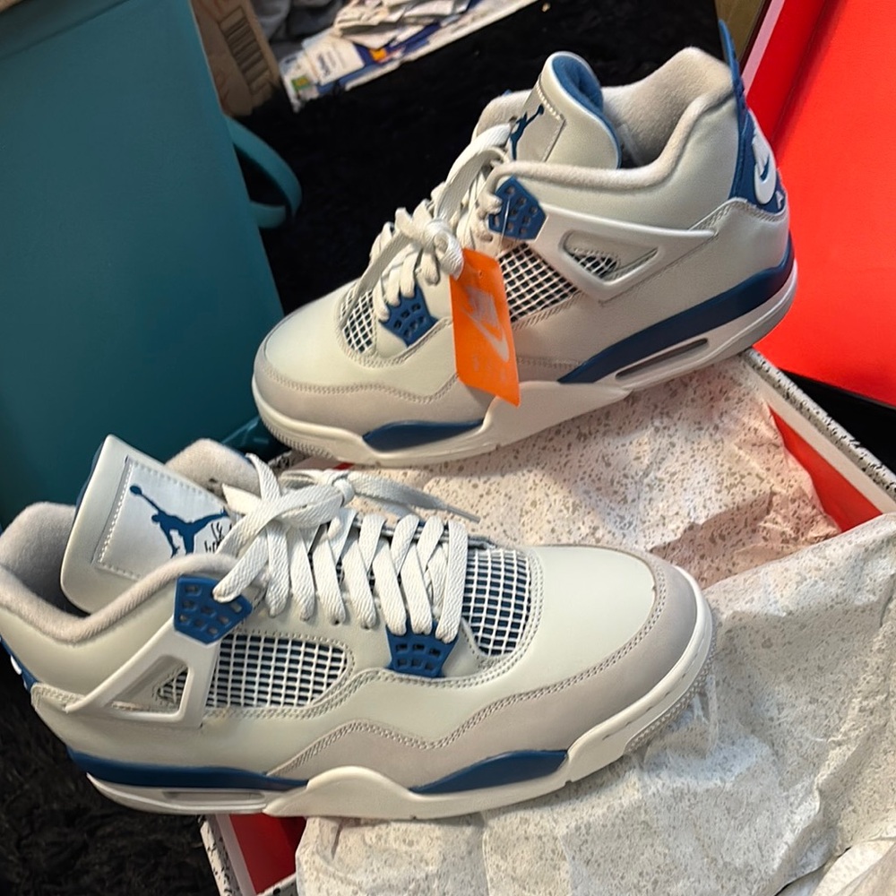 Air Jordan 4 Retro